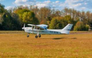 Free download 02.05.2017 / HA-WIN / Cessna 172 / Murska Sobota airport free photo or picture to be edited with GIMP online image editor