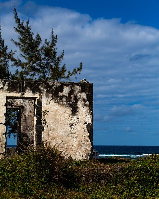 قم بتنزيل Abandoned Building Shell - صورة مجانية أو صورة ليتم تحريرها باستخدام محرر الصور عبر الإنترنت GIMP