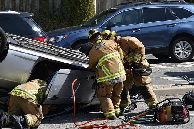 Free download accident car rescue free picture to be edited with GIMP free online image editor