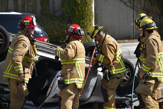 Free download accident car rescue firemen 911 free picture to be edited with GIMP free online image editor