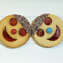 Adorable smiley face cake  screen for extension Chrome web store in OffiDocs Chromium