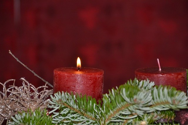 Descărcare gratuită Lumânări Advent Wreath - fotografie sau imagini gratuite pentru a fi editate cu editorul de imagini online GIMP