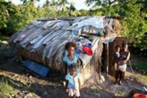 Free download afbeelding-aapnegers hut te Afrika. free photo or picture to be edited with GIMP online image editor