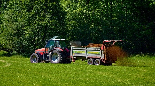 دانلود رایگان Agriculture Hagertal Tractor - عکس یا تصویر رایگان قابل ویرایش با ویرایشگر تصویر آنلاین GIMP