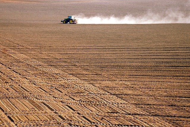 मुफ्त डाउनलोड कृषि ट्रैक्टर किसान - जीआईएमपी ऑनलाइन छवि संपादक के साथ संपादित करने के लिए मुफ्त फोटो या तस्वीर