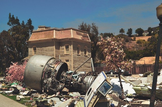 הורדה חינם Aircraft Crash Engine - תמונה או תמונה בחינם לעריכה עם עורך התמונות המקוון GIMP