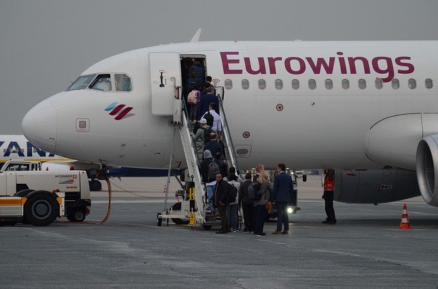 Unduh gratis Aircraft Eurowings Airliner - foto atau gambar gratis untuk diedit dengan editor gambar online GIMP