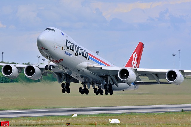 Free download aircraft flight airport boeing 747 free picture to be edited with GIMP free online image editor