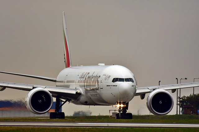 Free download aircraft jet boeing 777 flight free picture to be edited with GIMP free online image editor