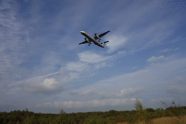 Free download Aircraft Landing Traffic -  free photo or picture to be edited with GIMP online image editor