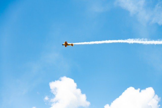 Téléchargement gratuit de l'avion de voltige aérienne - photo ou image gratuite à éditer avec l'éditeur d'images en ligne GIMP