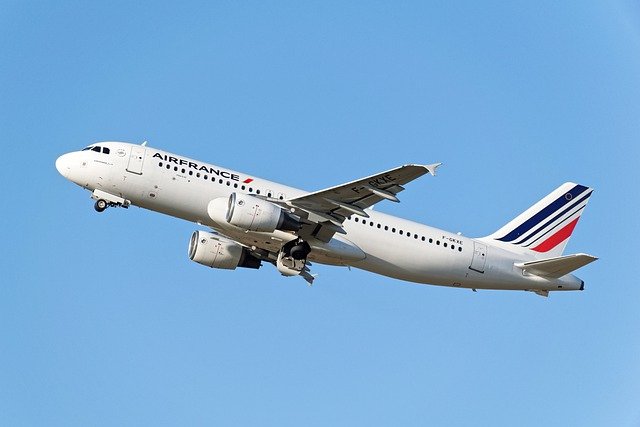 Free download airplane airbus a320 air france free picture to be edited with GIMP free online image editor