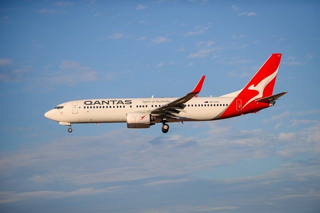 Free download Air Plane Landing Qantas -  free photo or picture to be edited with GIMP online image editor