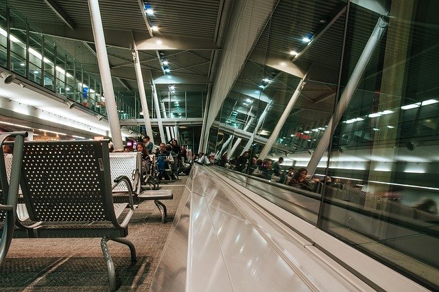 Безкоштовно завантажити Airport The Plane Sky - безкоштовне фото або зображення для редагування в онлайн-редакторі зображень GIMP