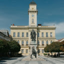 A large building with a statue in the middle  screen for extension Chrome web store in OffiDocs Chromium