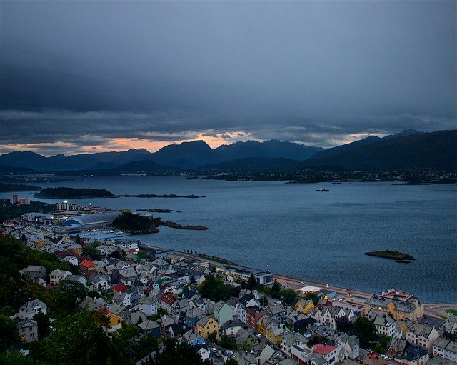 تنزيل Alesund Norway Landscape مجانًا - صورة مجانية أو صورة لتحريرها باستخدام محرر الصور عبر الإنترنت GIMP