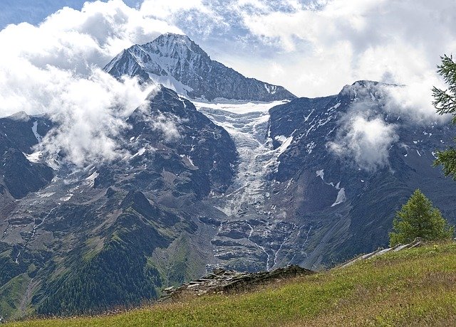 Unduh gratis Alpine Mountain Snowcap - foto atau gambar gratis untuk diedit dengan editor gambar online GIMP