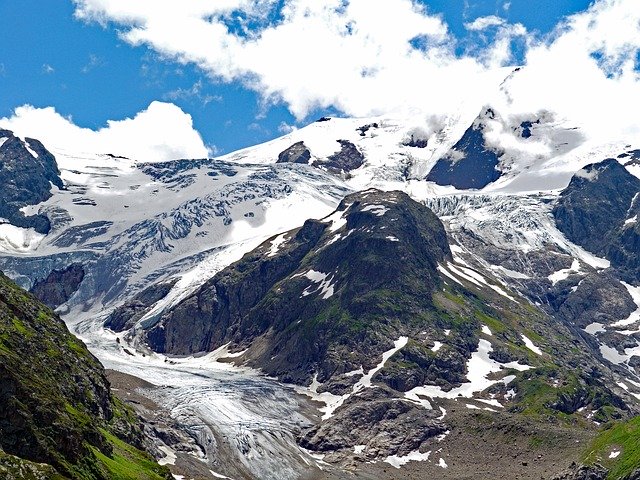 Descărcare gratuită Alpine Mountains Rock - fotografie sau imagini gratuite pentru a fi editate cu editorul de imagini online GIMP