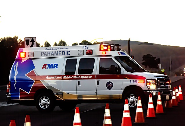 Free download ambulance cones emergency 911 free picture to be edited with GIMP free online image editor