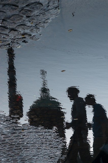 Скачать бесплатно Amsterdam Puddle Mirror Image - бесплатное фото или изображение для редактирования с помощью онлайн-редактора изображений GIMP