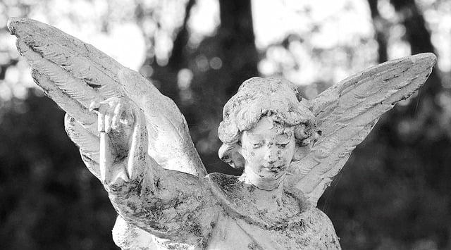 Descarga gratuita de imagen gratuita del cementerio de escultura de figura de ángel para editar con el editor de imágenes en línea gratuito GIMP