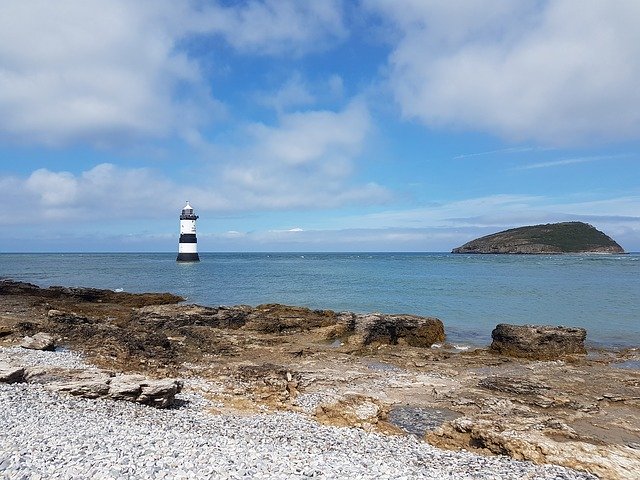 Kostenloser Download von Anglesey Lighthouse Beach - kostenloses Foto oder Bild zur Bearbeitung mit GIMP Online-Bildbearbeitung