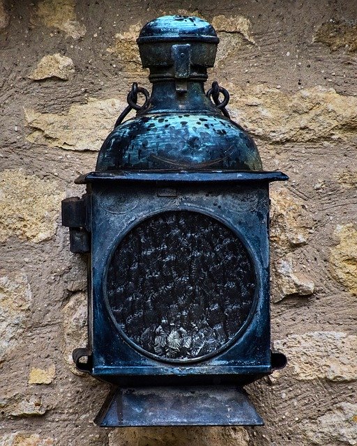 Bezpłatne pobieranie Antique Lantern Lamp - bezpłatne zdjęcie lub obraz do edycji za pomocą internetowego edytora obrazów GIMP