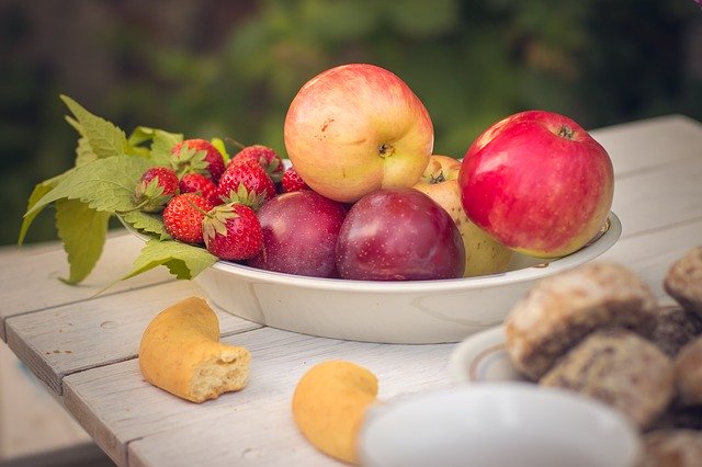 Gratis download Apples Plum Fruit - gratis foto of afbeelding om te bewerken met GIMP online afbeeldingseditor