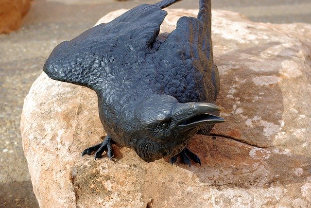 Free download Arches Raven Sculpture Beak -  free photo or picture to be edited with GIMP online image editor