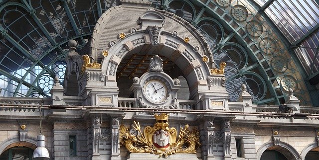 Unduh gratis Architecture Clock City Railway - foto atau gambar gratis untuk diedit dengan editor gambar online GIMP