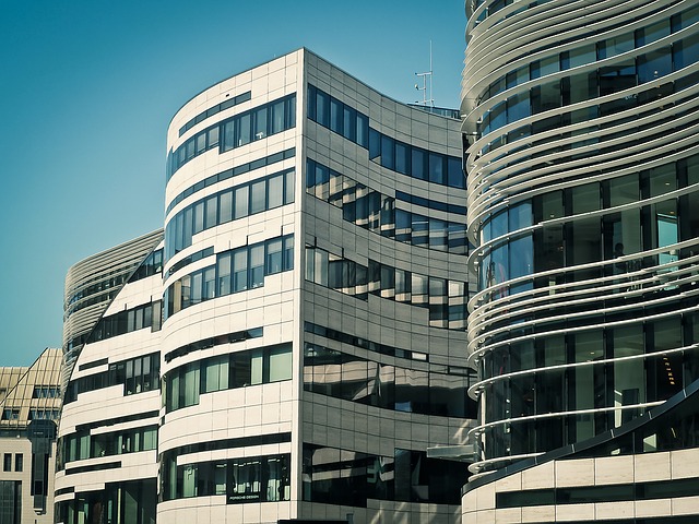 تنزيل صورة مجانية للعمارة الحديثة في دوسلدورف مجانًا ليتم تحريرها باستخدام محرر الصور المجاني على الإنترنت GIMP