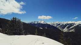 免费下载 Aspen Mountains Destination 免费视频，可使用 OpenShot 在线视频编辑器进行编辑