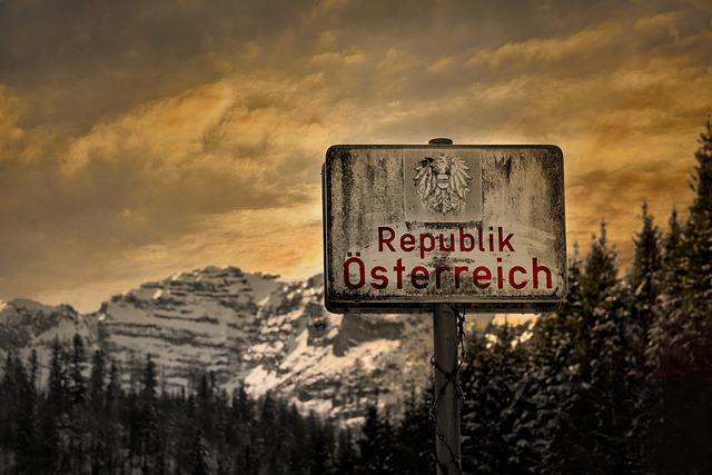 Descargue gratis la imagen gratuita de Klausberg del letrero de la frontera de Austria para editar con el editor de imágenes en línea gratuito GIMP
