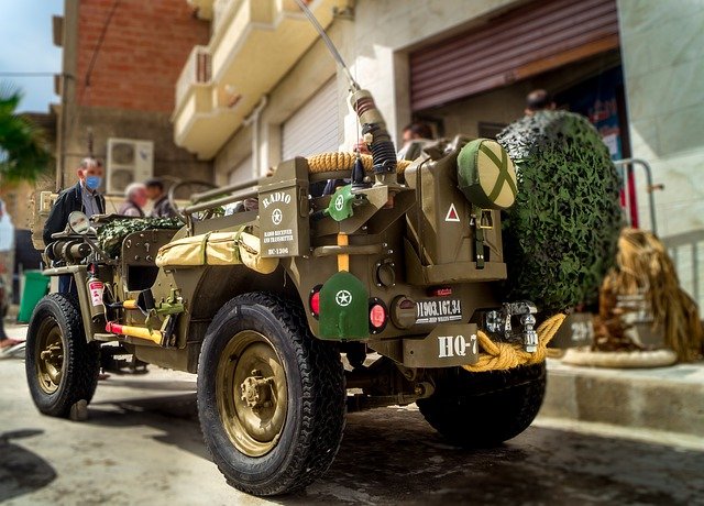 تحميل مجاني لصورة السيارات العسكرية الجزائرية رأس الواد ليتم تحريرها باستخدام محرر الصور المجاني على الإنترنت GIMP