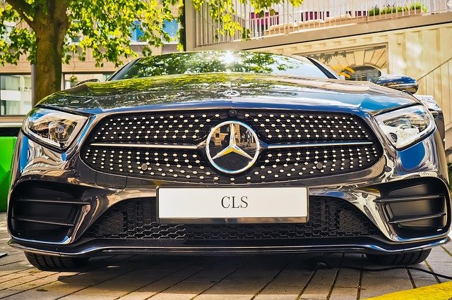 Безкоштовно завантажте безкоштовне зображення автомобіля mercedes для редагування за допомогою безкоштовного онлайн-редактора зображень GIMP