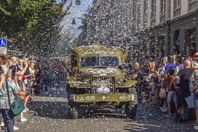 Téléchargement gratuit d'une image gratuite de l'armée d'un véhicule militaire automobile à modifier avec l'éditeur d'images en ligne gratuit GIMP