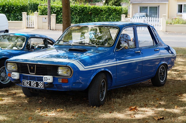 Free download auto renault 12 gordini blue free picture to be edited with GIMP free online image editor