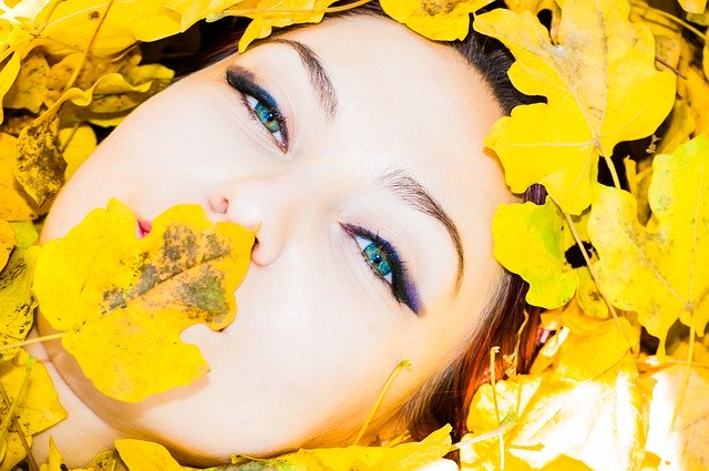 Muat turun percuma Autumn Face Girl - foto atau gambar percuma untuk diedit dengan editor imej dalam talian GIMP