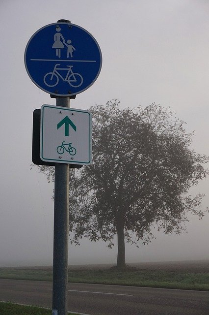 Descărcare gratuită Autumn Fog Street Sign Traffic - fotografie sau imagini gratuite pentru a fi editate cu editorul de imagini online GIMP