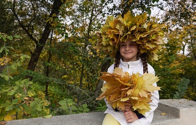 Descarga gratuita Autumn Kids Baby: foto o imagen gratuita para editar con el editor de imágenes en línea GIMP