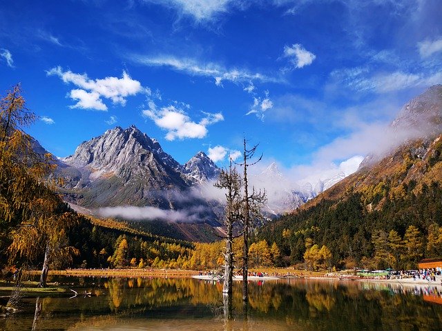 Gratis download Autumn Mountain Cloud The - gratis foto of afbeelding om te bewerken met GIMP online afbeeldingseditor