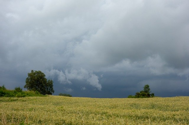 Unduh gratis Auvergne France Landscape - foto atau gambar gratis untuk diedit dengan editor gambar online GIMP