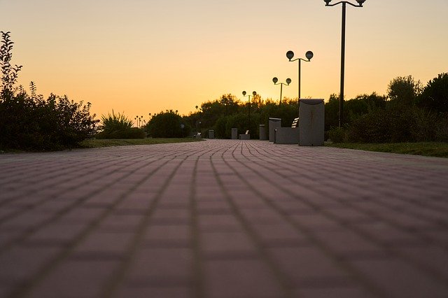 Unduh gratis Away Promenade Sunset Paving - foto atau gambar gratis untuk diedit dengan editor gambar online GIMP