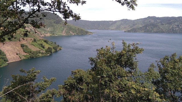 無料ダウンロードアヤルサ湖サンタローザグアテマラ-GIMPオンライン画像エディタで編集できる無料の写真または写真
