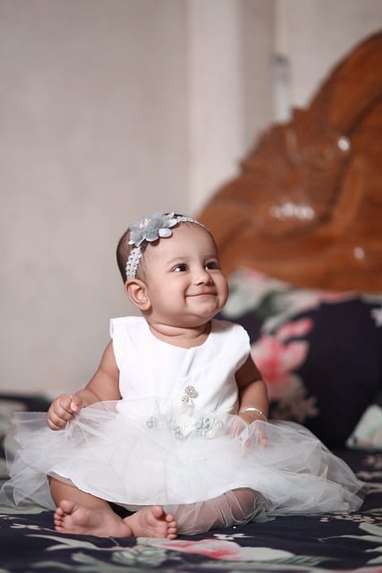 Download gratuito baby child girl cute giovane immagine gratuita da modificare con l'editor di immagini online gratuito di GIMP