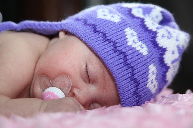 Descărcare gratuită Baby Maine-Ah Hat Sleeping - fotografie sau imagini gratuite pentru a fi editate cu editorul de imagini online GIMP