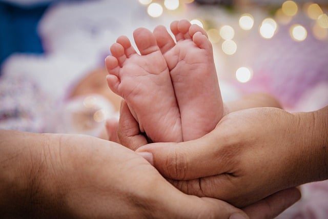 Free download baby newborn feet love father free picture to be edited with GIMP free online image editor