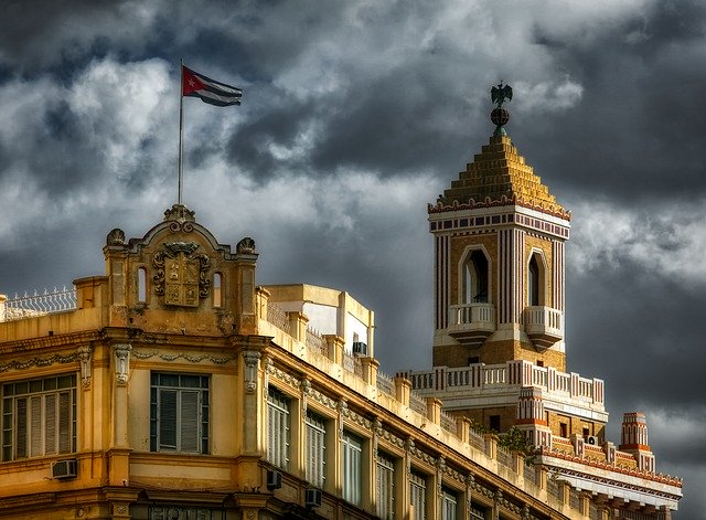 ดาวน์โหลดฟรี Bacardi Rum Building Landmark - ภาพถ่ายหรือรูปภาพที่จะแก้ไขด้วยโปรแกรมแก้ไขรูปภาพออนไลน์ GIMP ได้ฟรี