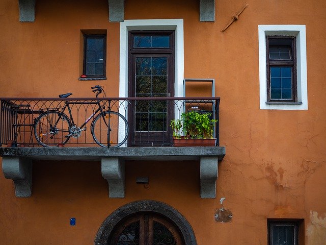 免费下载 Balcony Hauswand Bike - 使用 GIMP 在线图像编辑器编辑的免费照片或图片