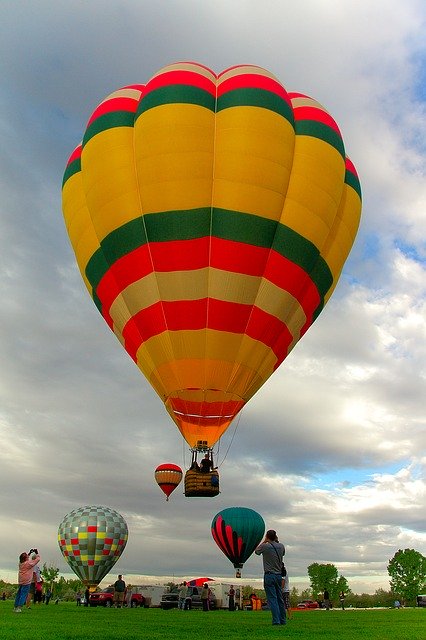 Free download Balloon Flying Rally -  free photo or picture to be edited with GIMP online image editor